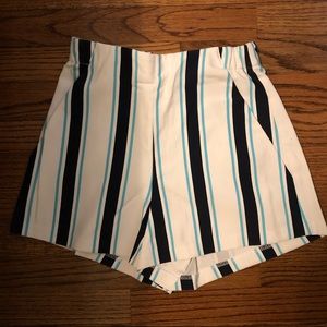 Adorable striped Zara shorts size small